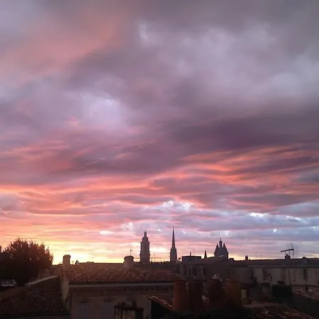 Appartement Lumineux Sous Les Toits à Pey Berland