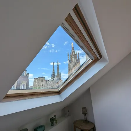 Appartement Lumineux Sous Les Toits à Pey Berland *